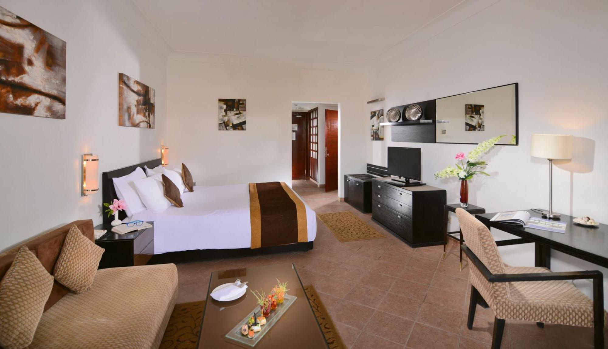 โมเวนพิค รีสอร์ต เอล ซอคนา Hotel ไอน์ ซกนา ภายนอก รูปภาพ