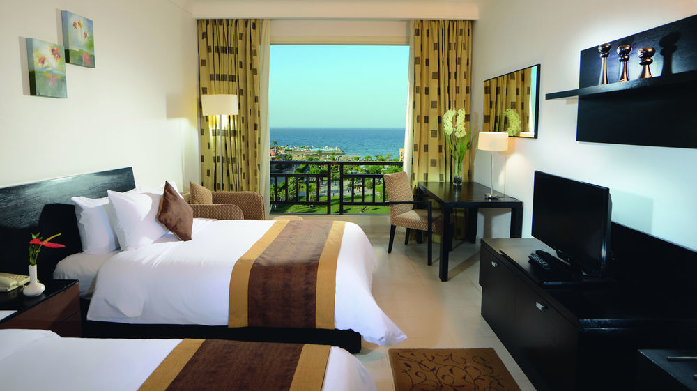 โมเวนพิค รีสอร์ต เอล ซอคนา Hotel ไอน์ ซกนา ภายนอก รูปภาพ A room at the Hilton Sharm El Sheikh